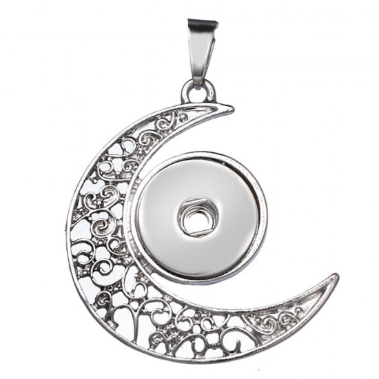 Monarch Bijoux - Filigree Moon Necklace (Snap Line)